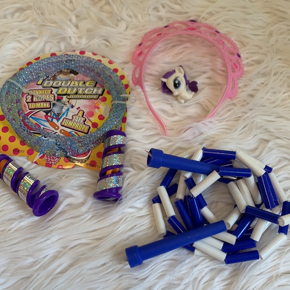 Random Toys Bundle - Picture 1 of 5